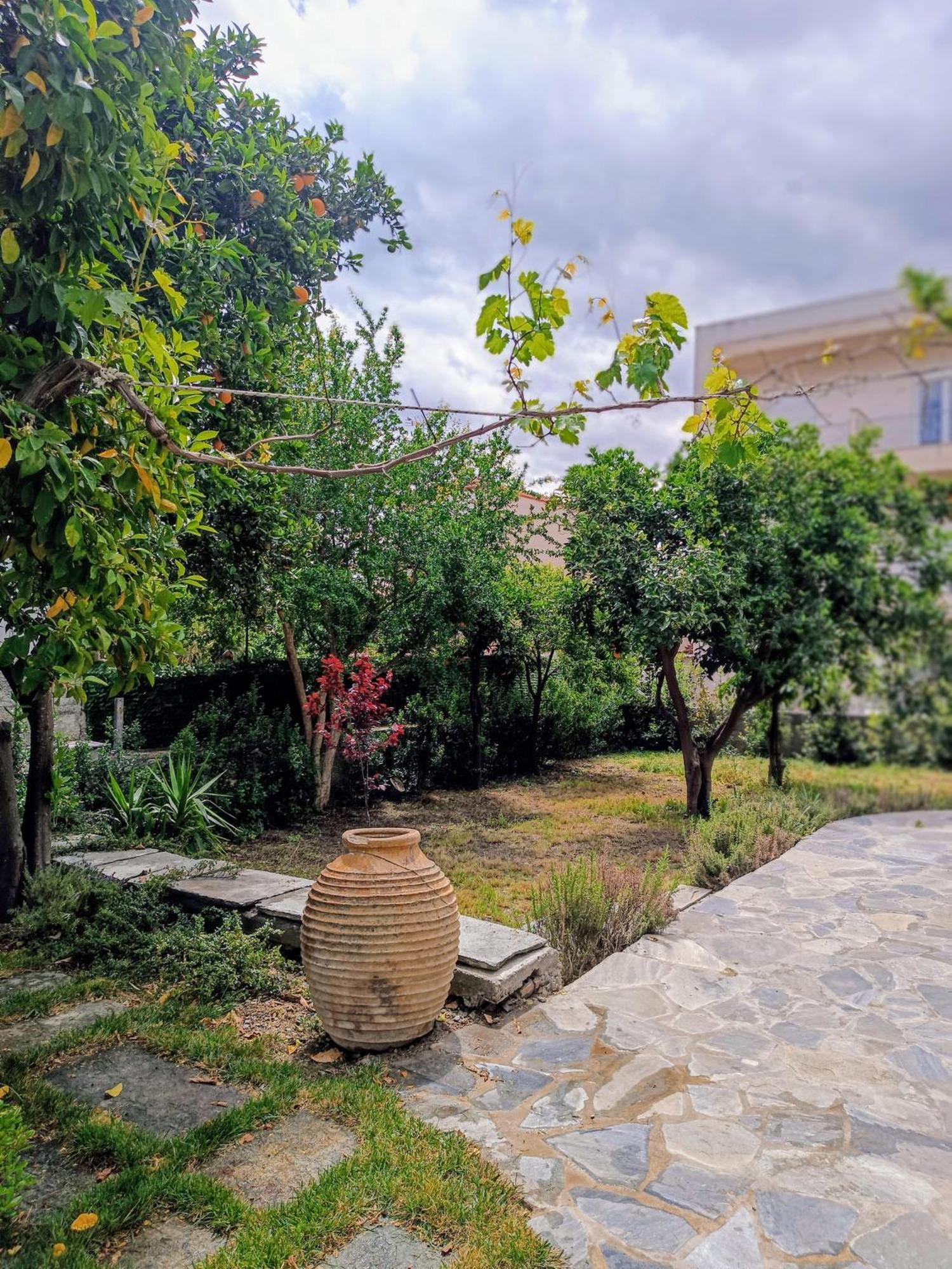 Villa Betty'S Garden House Néa Ankhíalos Zimmer foto